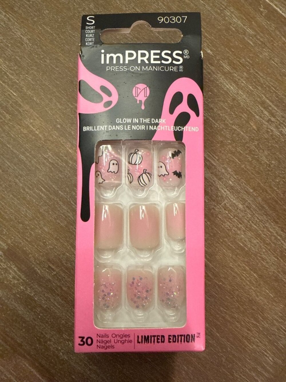 Kiss imPRESS Glow-In-The-Dark Press-On Nails 30-Pack Limited Edition Short Pink